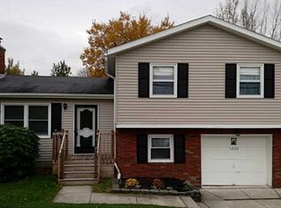 1233 E Gore Rd, Erie, PA 16504