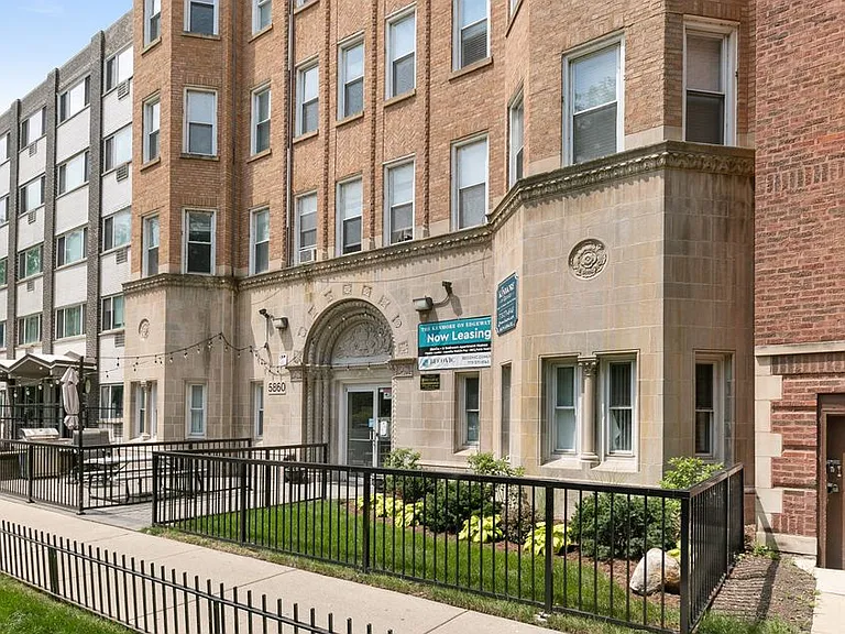 The Kenmore on Edgewater — Photo 17