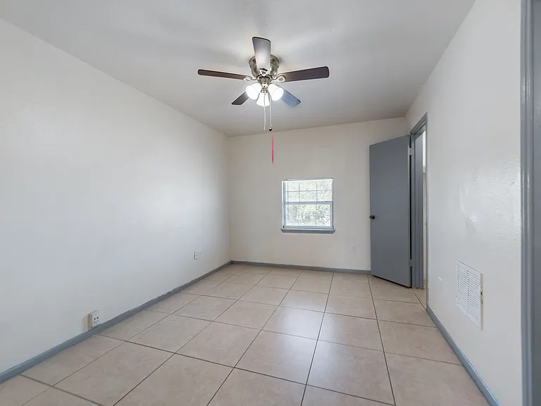 Hurry! Move Inspecial Housing Accepted. — Photo 10