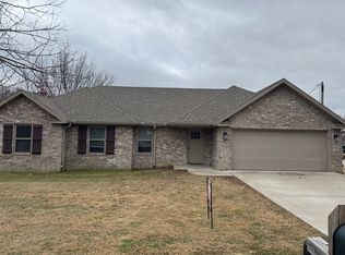 303 E Graham St, Prairie Grove, AR 72753