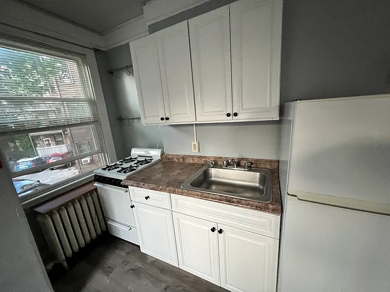83 Englewood Ave #8 — Photo 18
