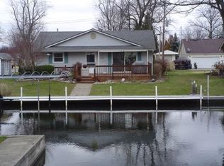 11511 N Venetian Dr, Syracuse, IN 46567