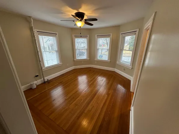196 Clarence St Floor 1, Cranston, RI 02910