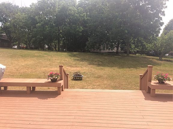 Large Deck for Entertaining