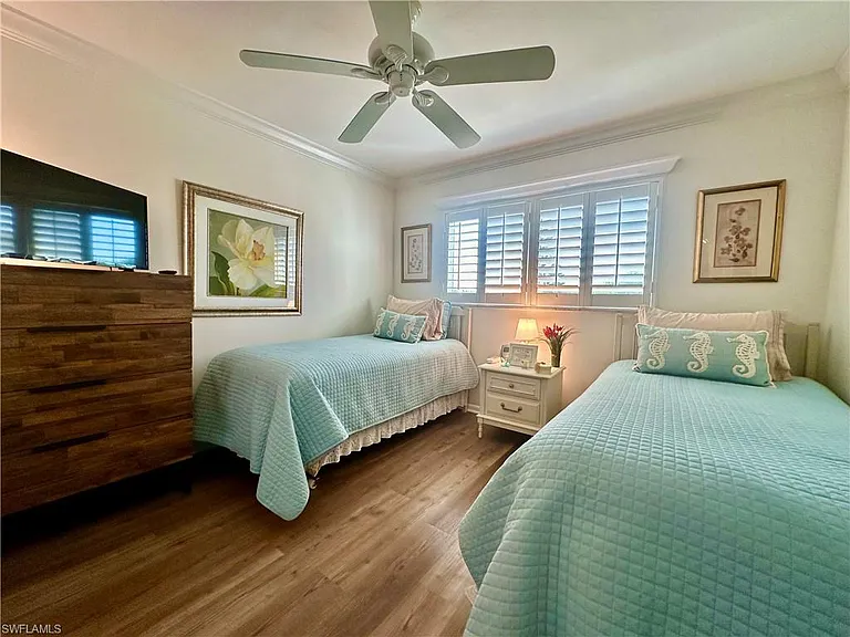 555 Park Shore Dr #B-403 — Photo 30