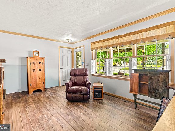 5th image of 1118 Garden Ave