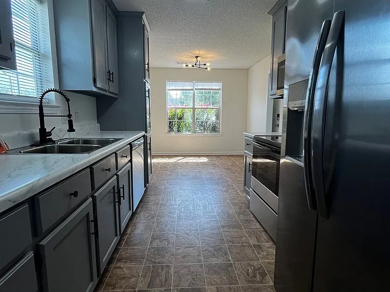 318 Chadwyck Cir — Photo 5