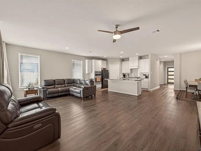 28419 Hazel Trl — Photo 10