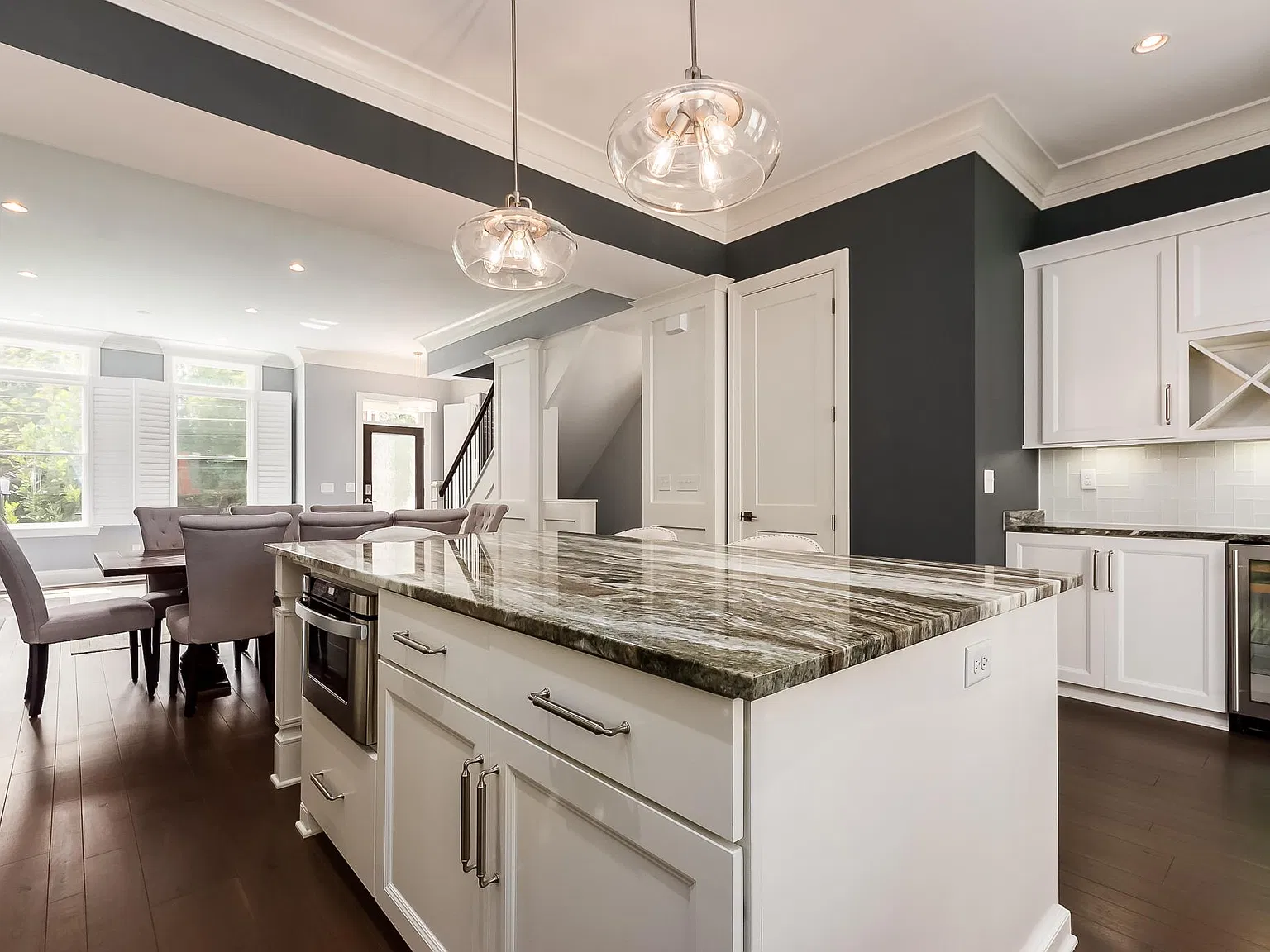 122 W Starr Ave — Photo 2