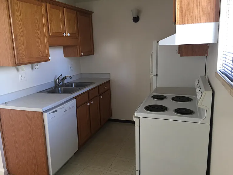 1265 Race St #204 — Photo 4