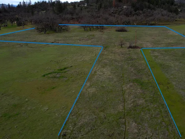 509 Rogue River Dr, Eagle Pt, OR 97524