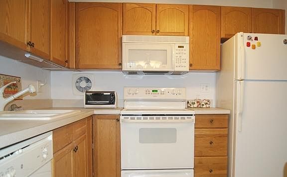 4th image of 113 Stratford #I-1130
