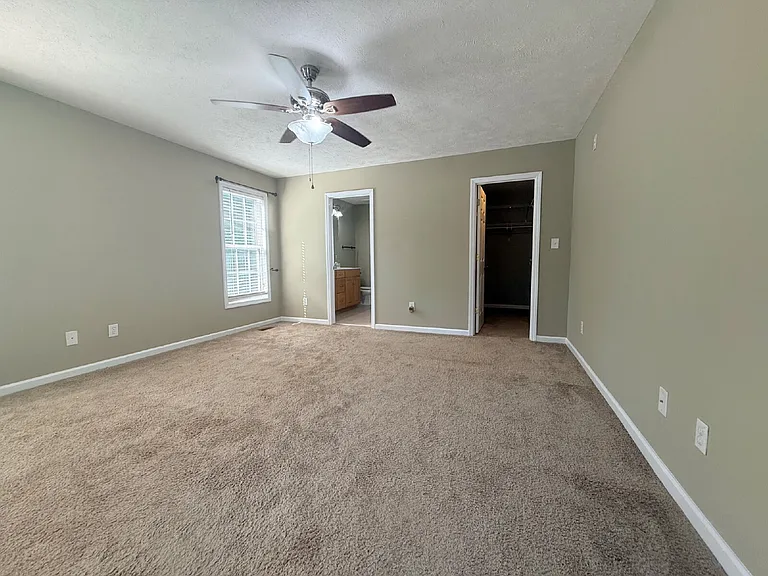 42 Mayflower Ct — Photo 16