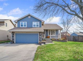 376 S 48th St, West Des Moines, IA 50265