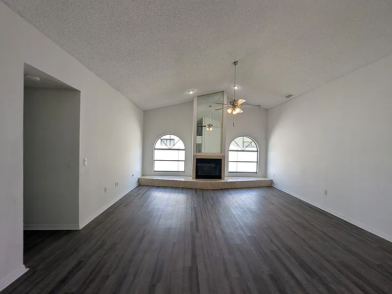 11322 Torrey Pines Dr — Photo 2