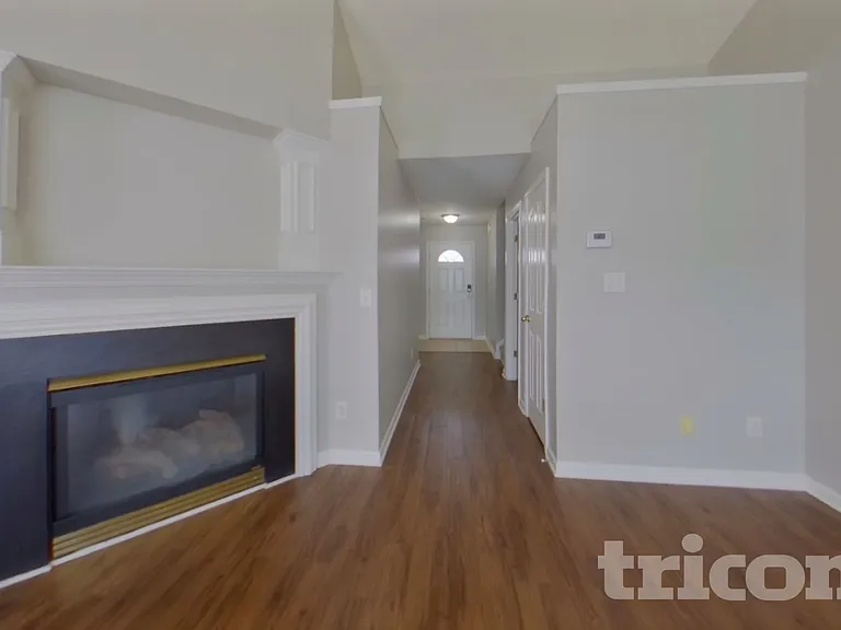 2104 Gold Nugget Dr — Photo 2