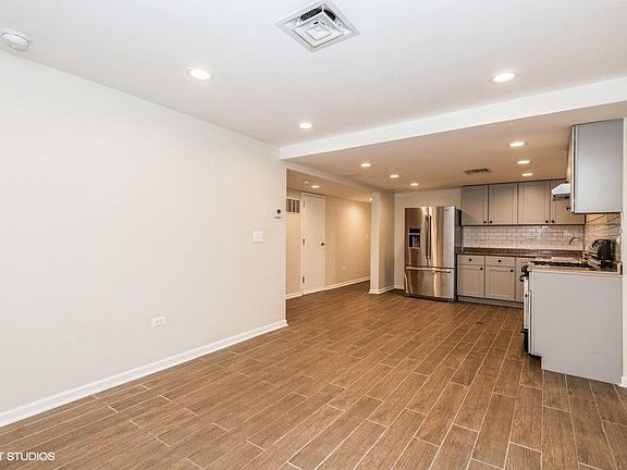5th image of 2061 W Jarvis Ave #G