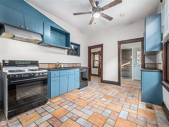4th image of 3953 Wyoming St
