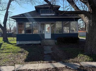 1002 N Johnson St, Marion, IL 62959