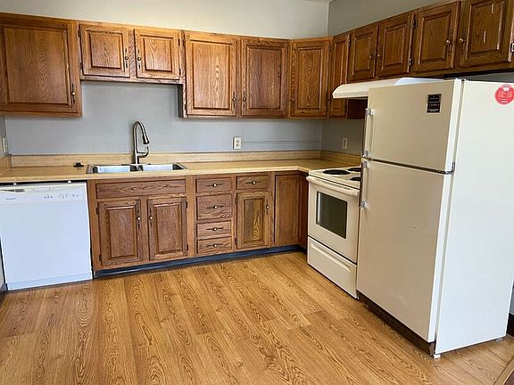 2nd image of 5402 S 77th St APT 7