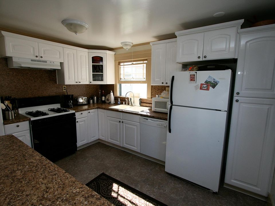 1st image of 223 Covina Ave