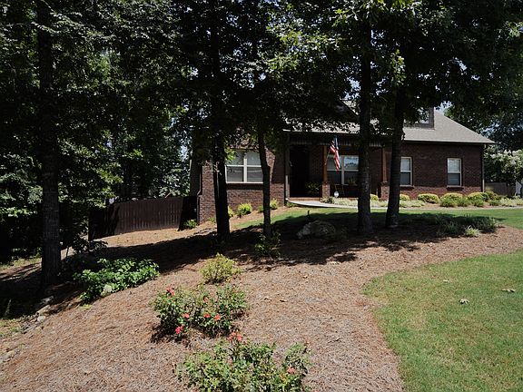 3rd image of 140 Highland View Dr