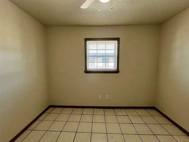 1042 W Village Ct #D — Photo 27