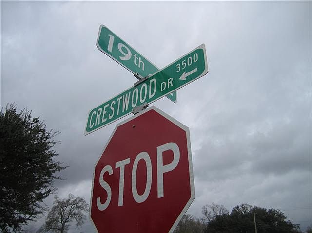 2nd image of 3495 Crestwood Dr