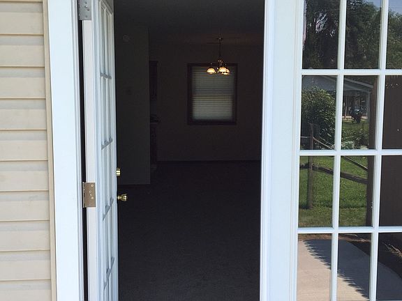 4th image of 776 Cedar Ln NW