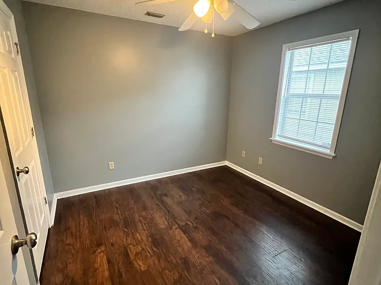 1702 Largo Cir — Photo 8