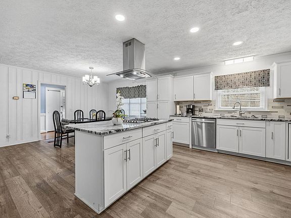 3rd image of 2337 Burlington Rd