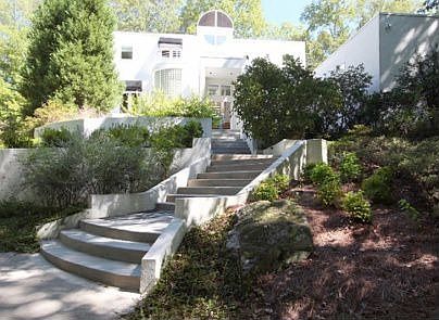 Secluded Modern Oasis