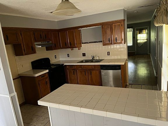 5th image of 6104 Deerfield Dr
