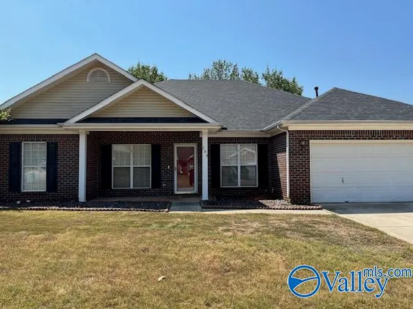 209 Horseshoe Bnd N, Madison, AL 35758