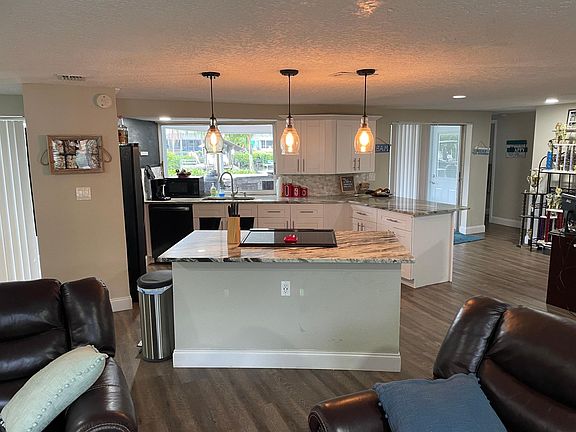 2nd image of 317 Flamingo Dr
