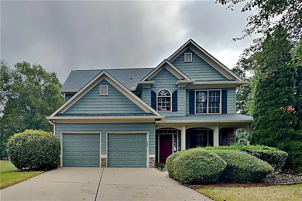4 bed, 3.0 bath, 2021 sqft, $2,550 — Photo 1