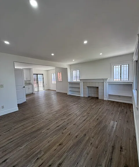 410 Fischer St — Photo 2