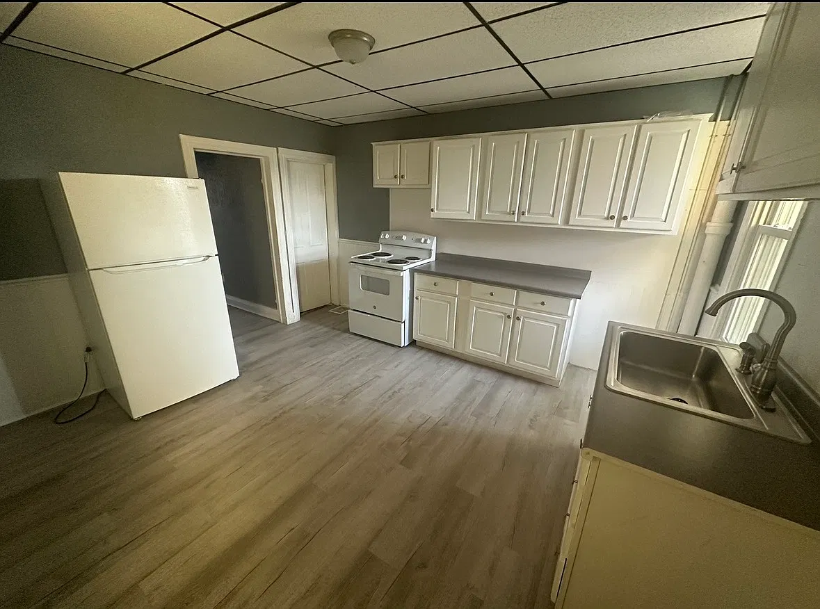 2 bed, 1100 sqft, $1,350 — Photo 4
