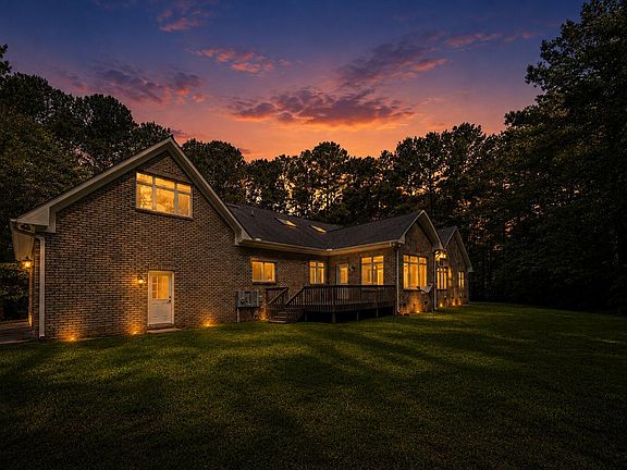 2nd image of 1021 Reaves Dr