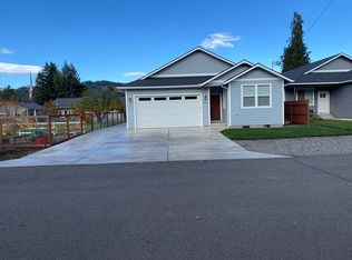 353 SE Juniper St, Mill City, OR