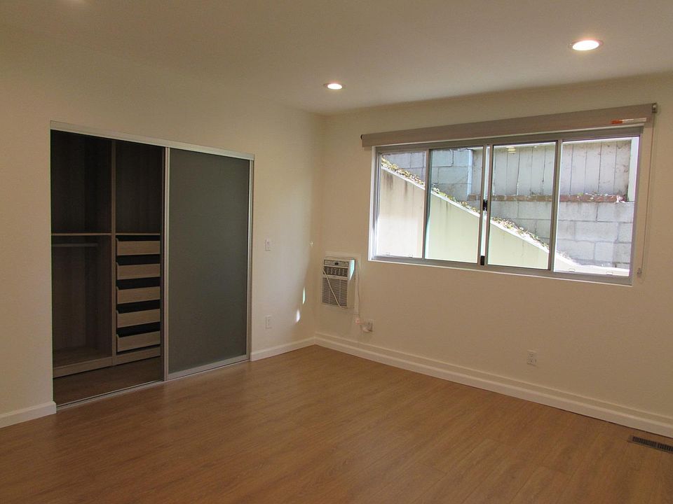 1st image of 3665 Fredonia Dr #2