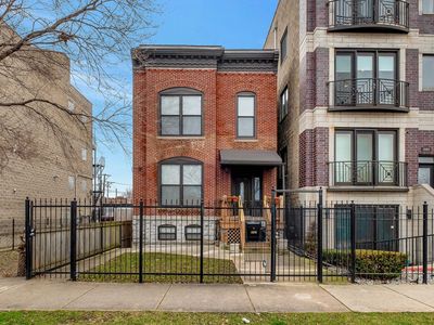 2825 W Congress Pkwy, Chicago, IL, 60612