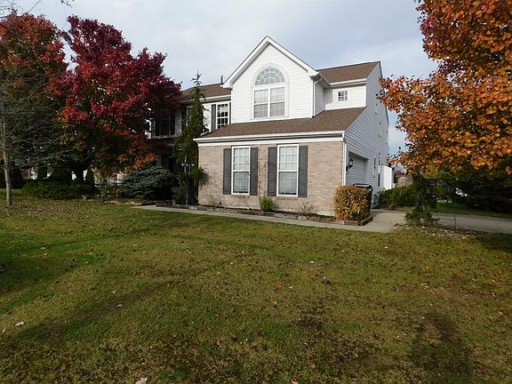 2nd image of 420 Cherry Hill Ln