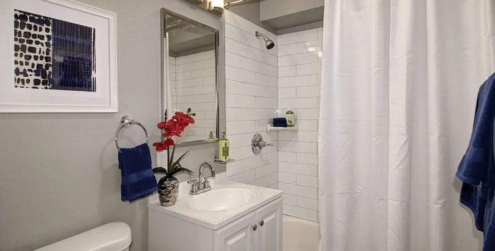 324 East Magnolia Street - 7 — Photo 3
