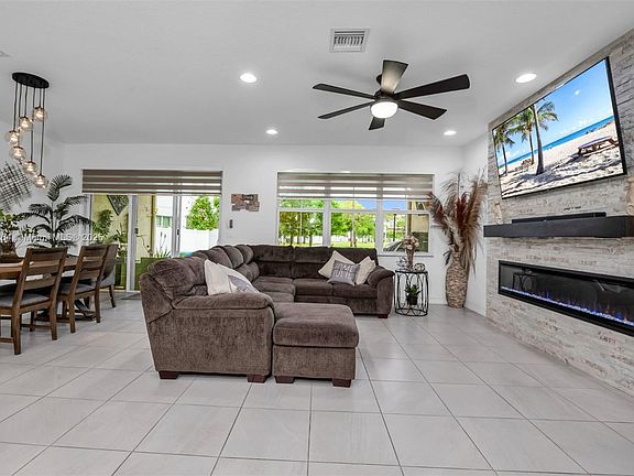 5th image of 12053 Park Rd N #12053
