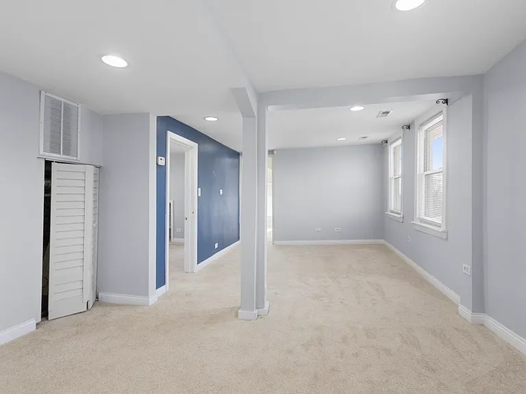 3832 N Pulaski Rd #3 — Photo 5