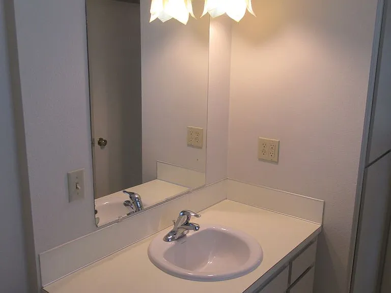 450 Lori Ave SE — Photo 18