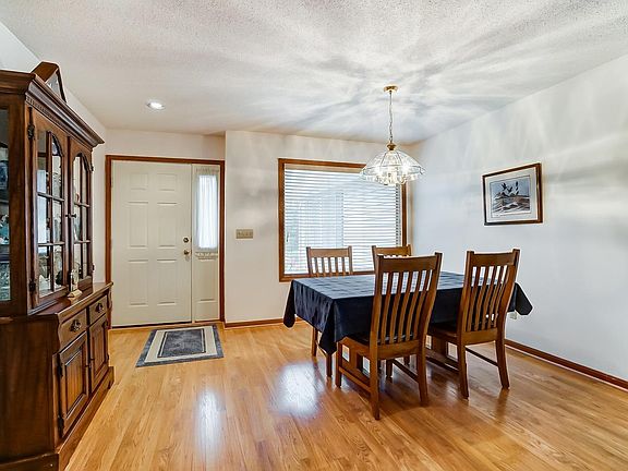 4th image of 204 Norman Ln