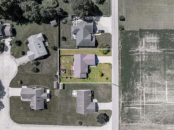 3rd image of 2404 N Benton Rd