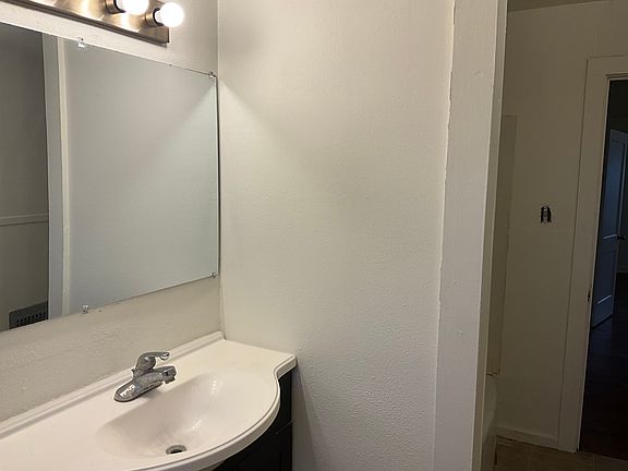 5th image of 1111 W Mathews St